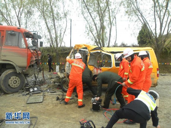 羅山縣車禍事故最新報道，事故地點揭秘，25日最新消息